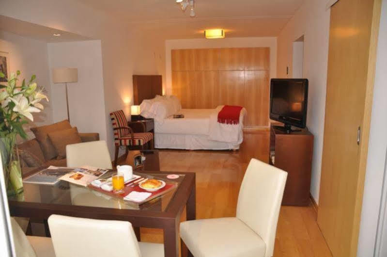 Livin' Apartahotel